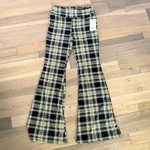 No Boundaries Stretch Pants